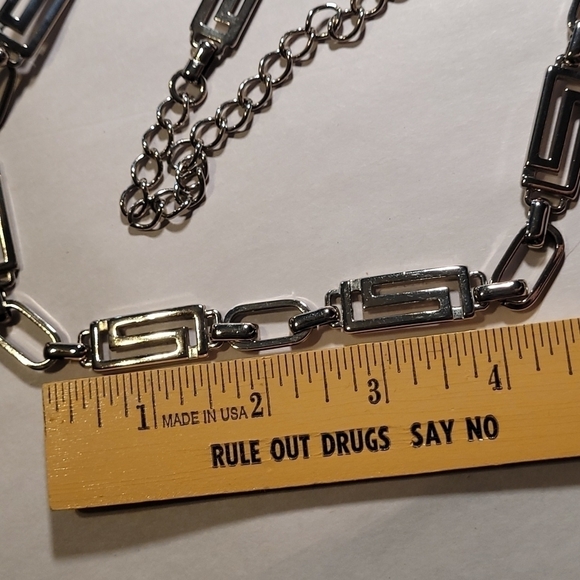 Women's Silvertone Fashion Belt - Picture 5 of 6